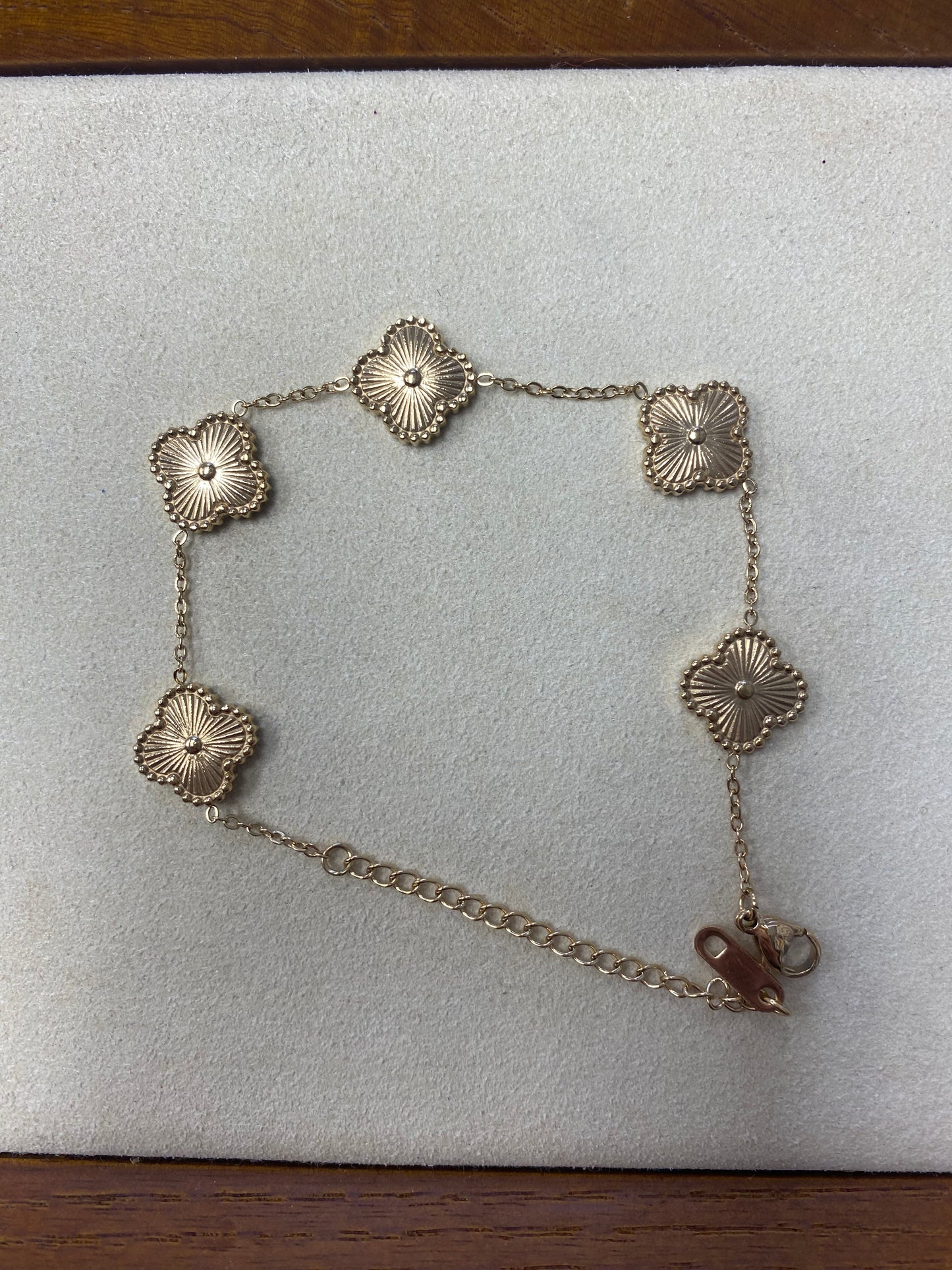 Gold clover