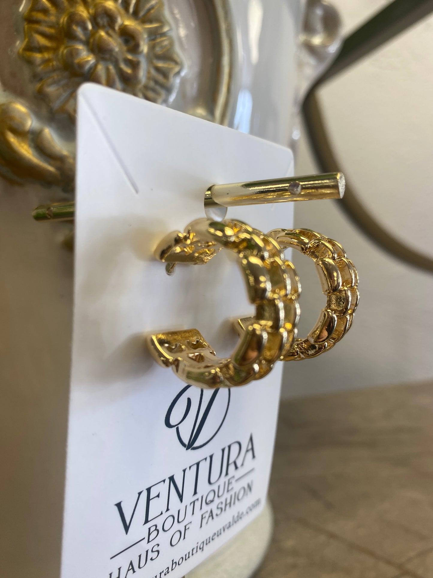 Gold Simplicity Hoop