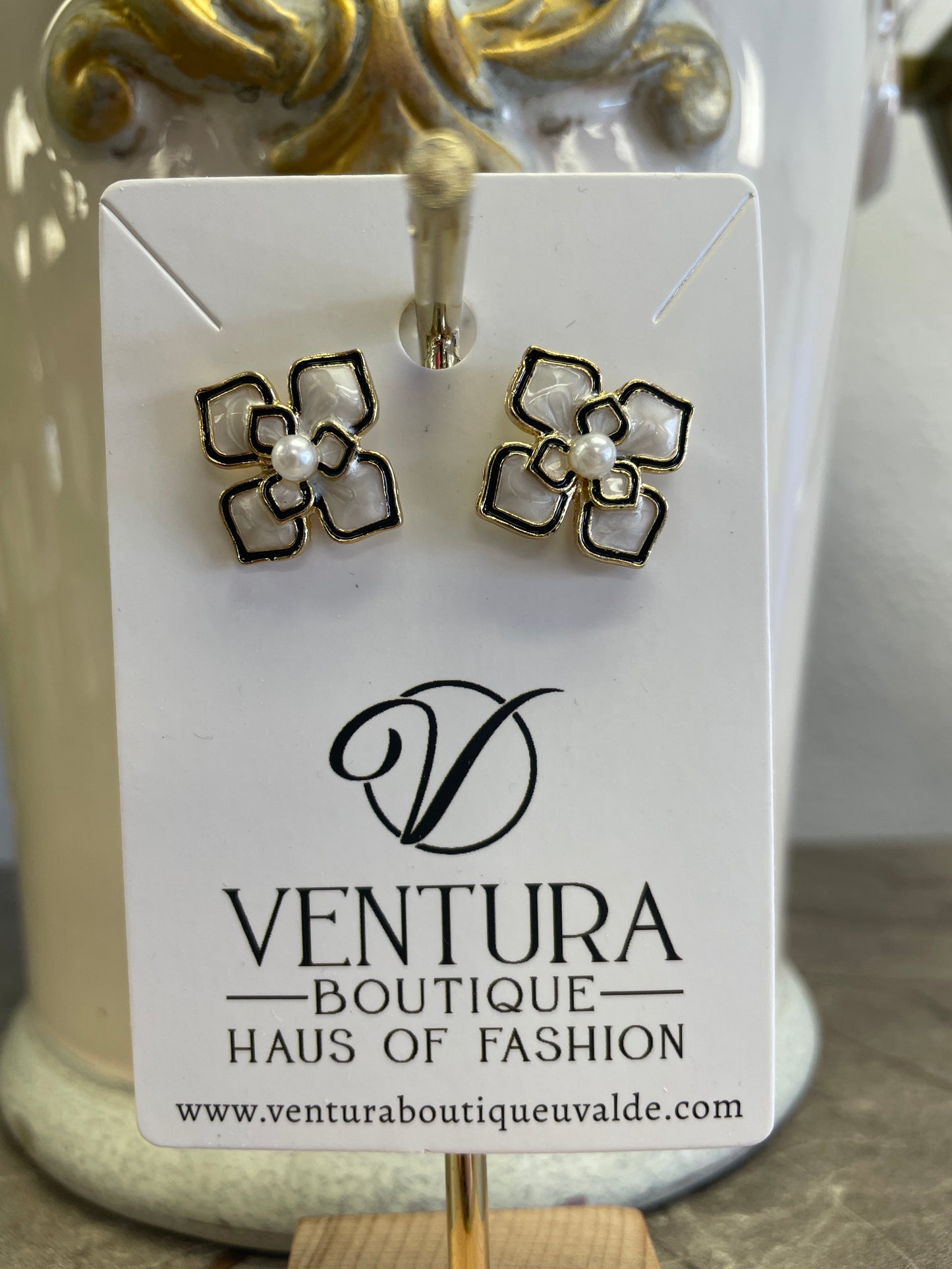 Flower Peal Post Earrings