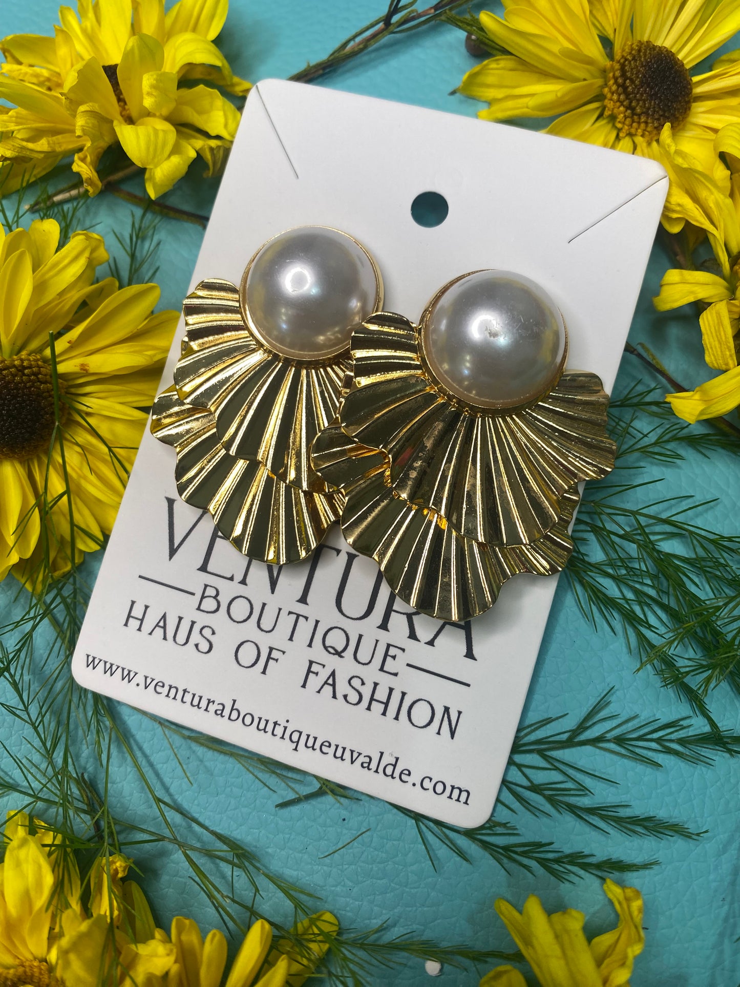  Imitation Pearl Fan 2 Post Earrings