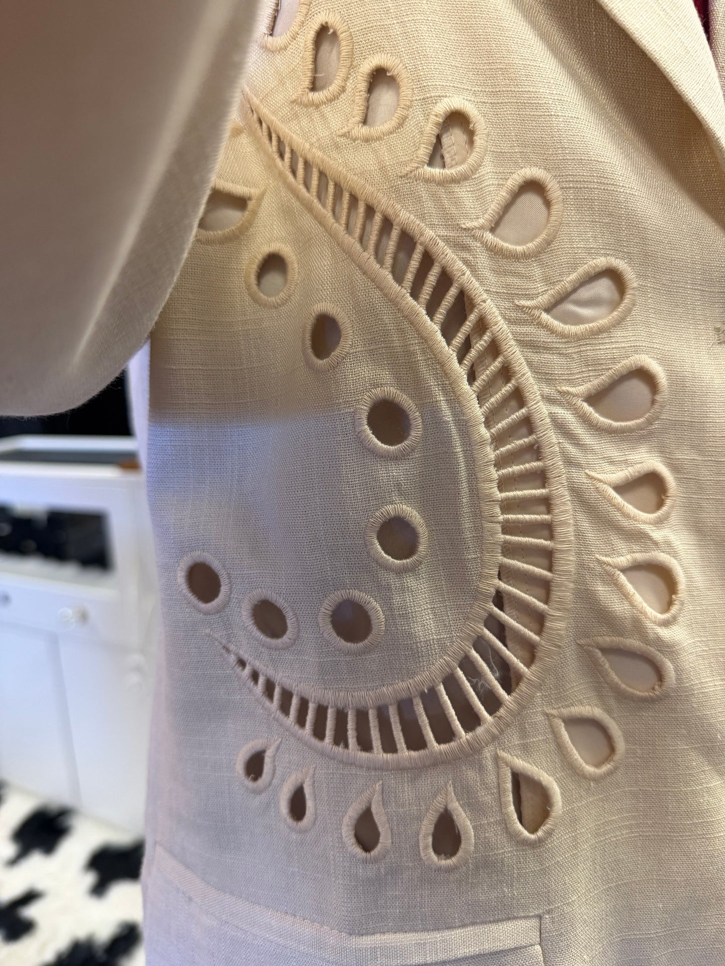 Premium Linen Crème Eyelet Detailed Blazer