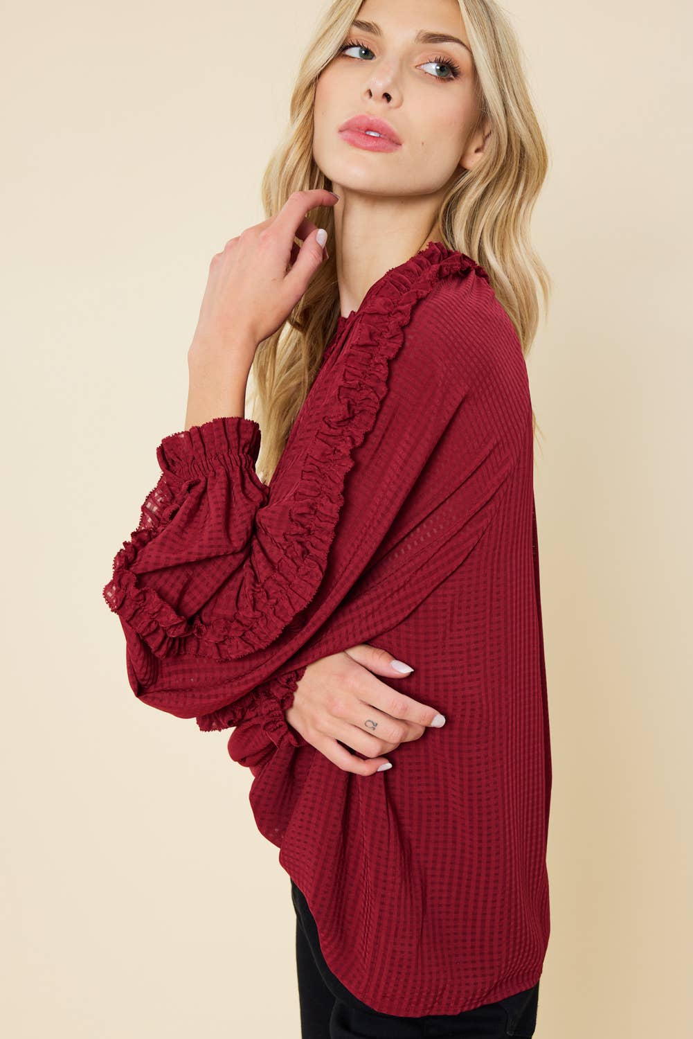 IT3464 - BURNOUT GINGHAM RUFFLED LONG SLEEVES TOP: BURGUNDY / S