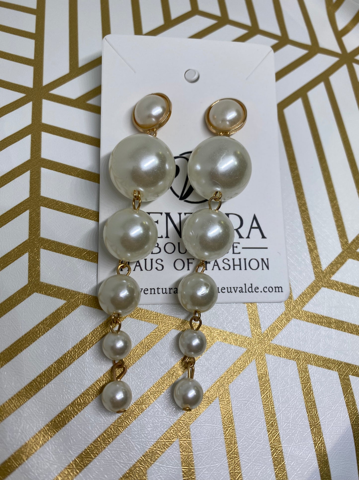 Pearl drop earrings