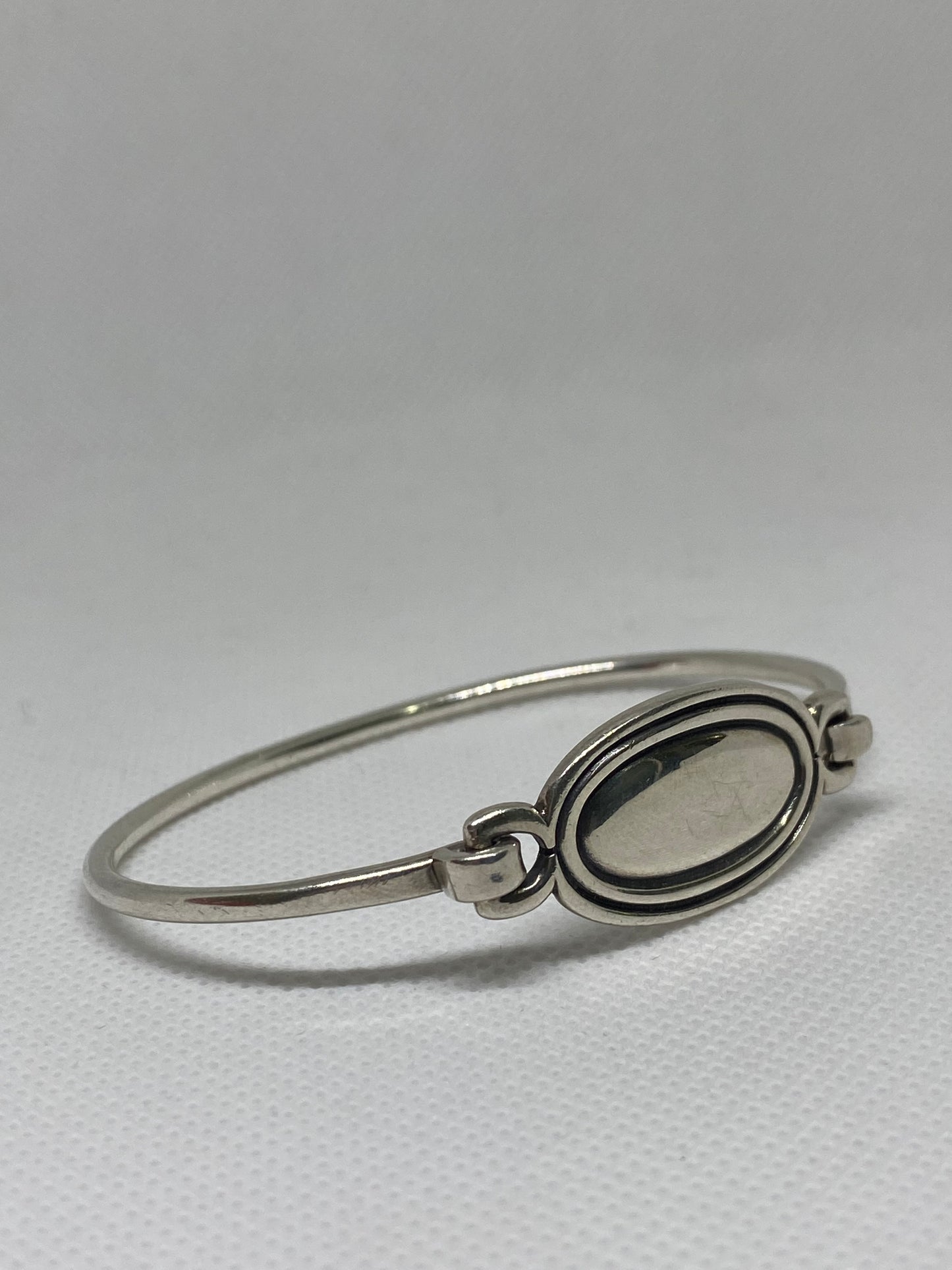 James Avery Retired Oval Hook-On Bracelet Size Medium