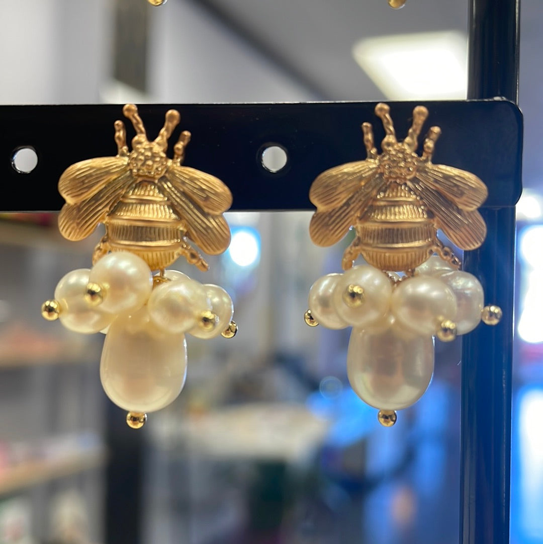 Honey bee imitation pearl earrings ￼