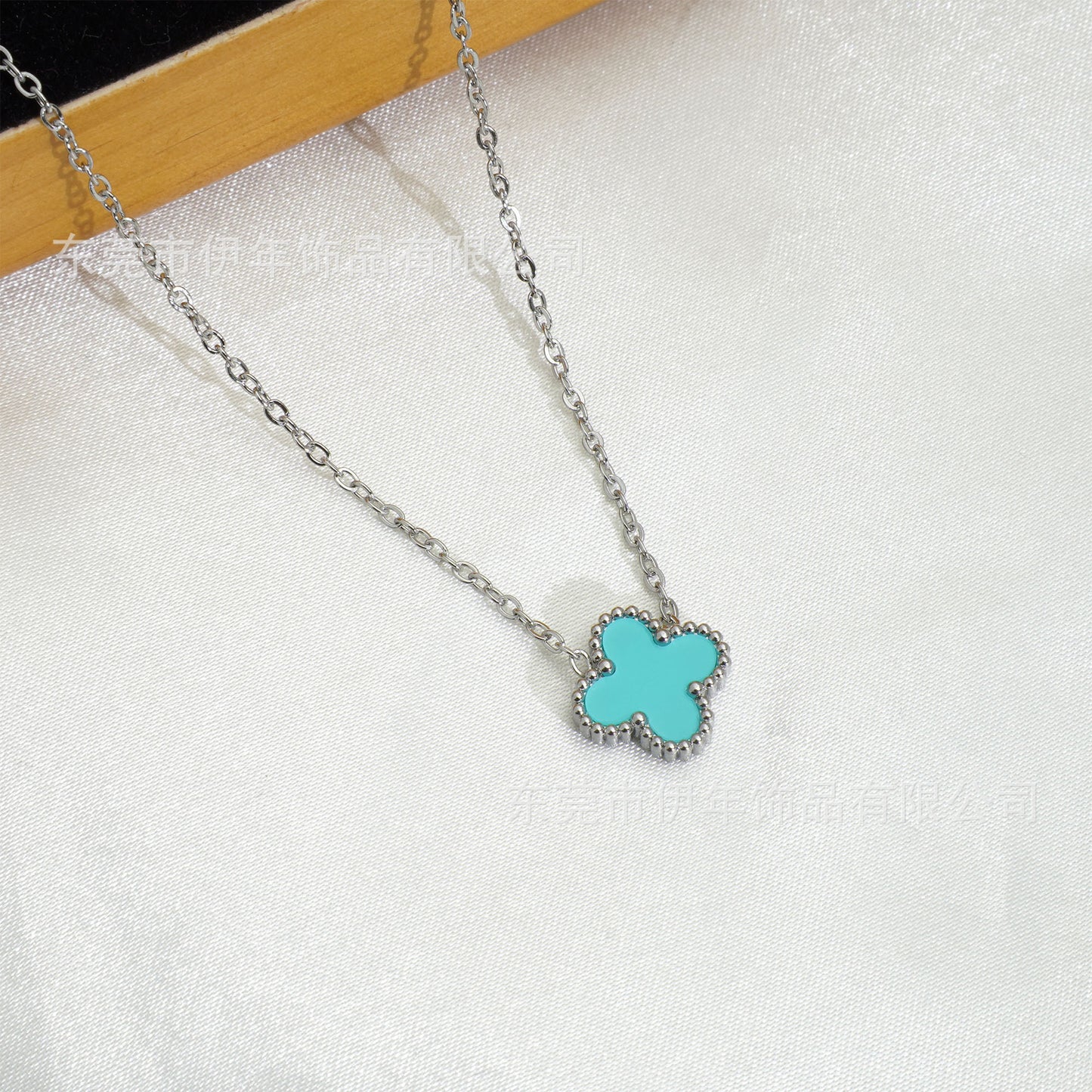 Clover Necklace Gold & Silver