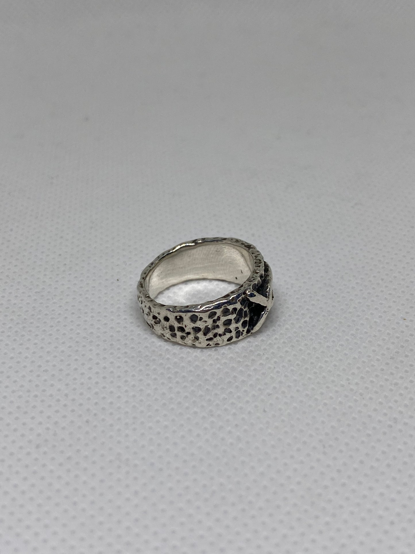 James Avery Retired Textured Ichthus Fish Ring Size 6