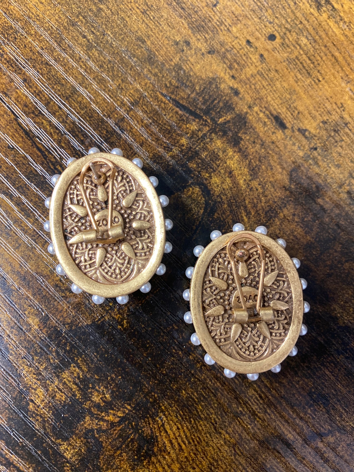 Victorian Cameo Post Earring