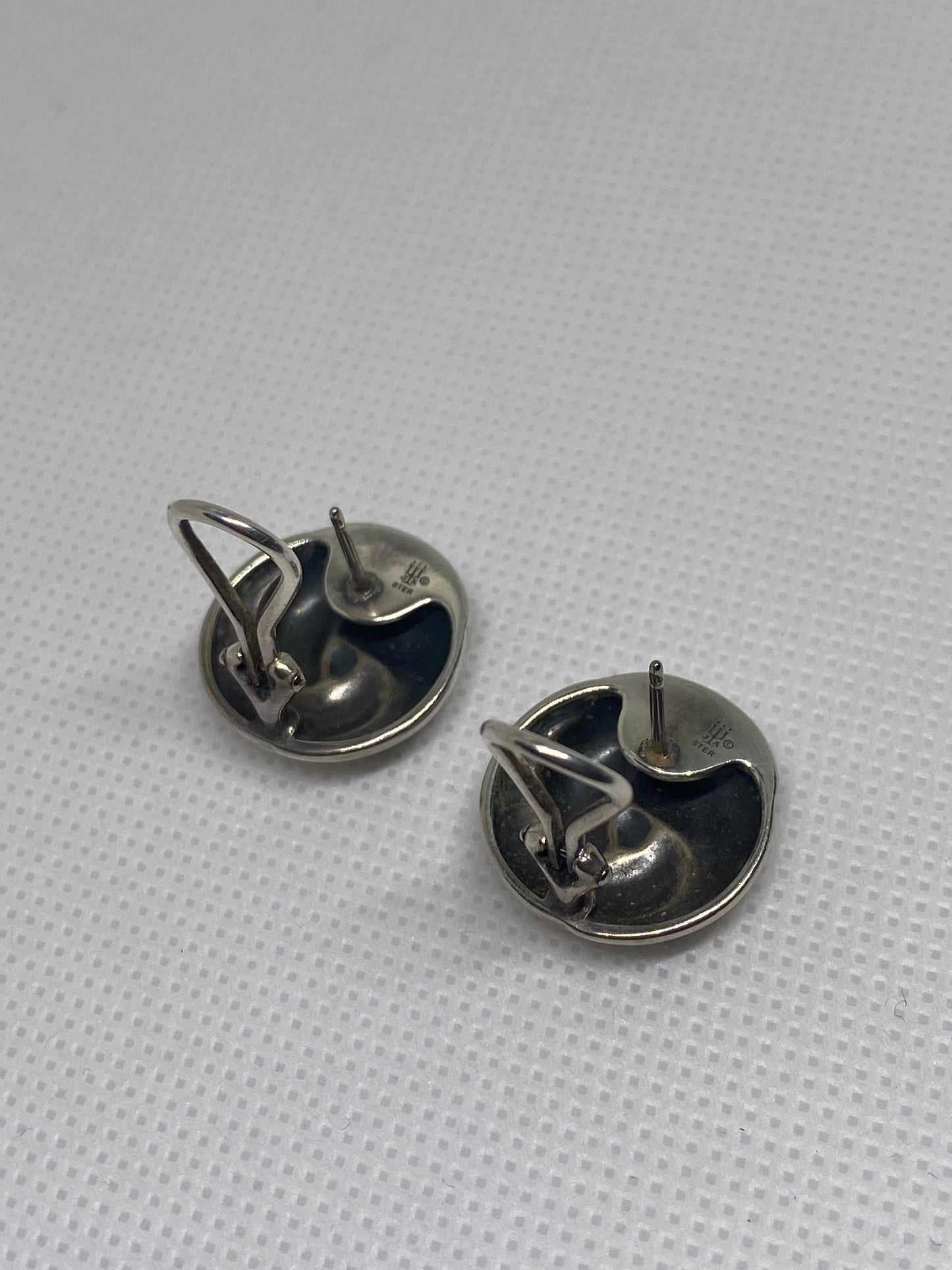 James Avery Retired Swirl Earrings