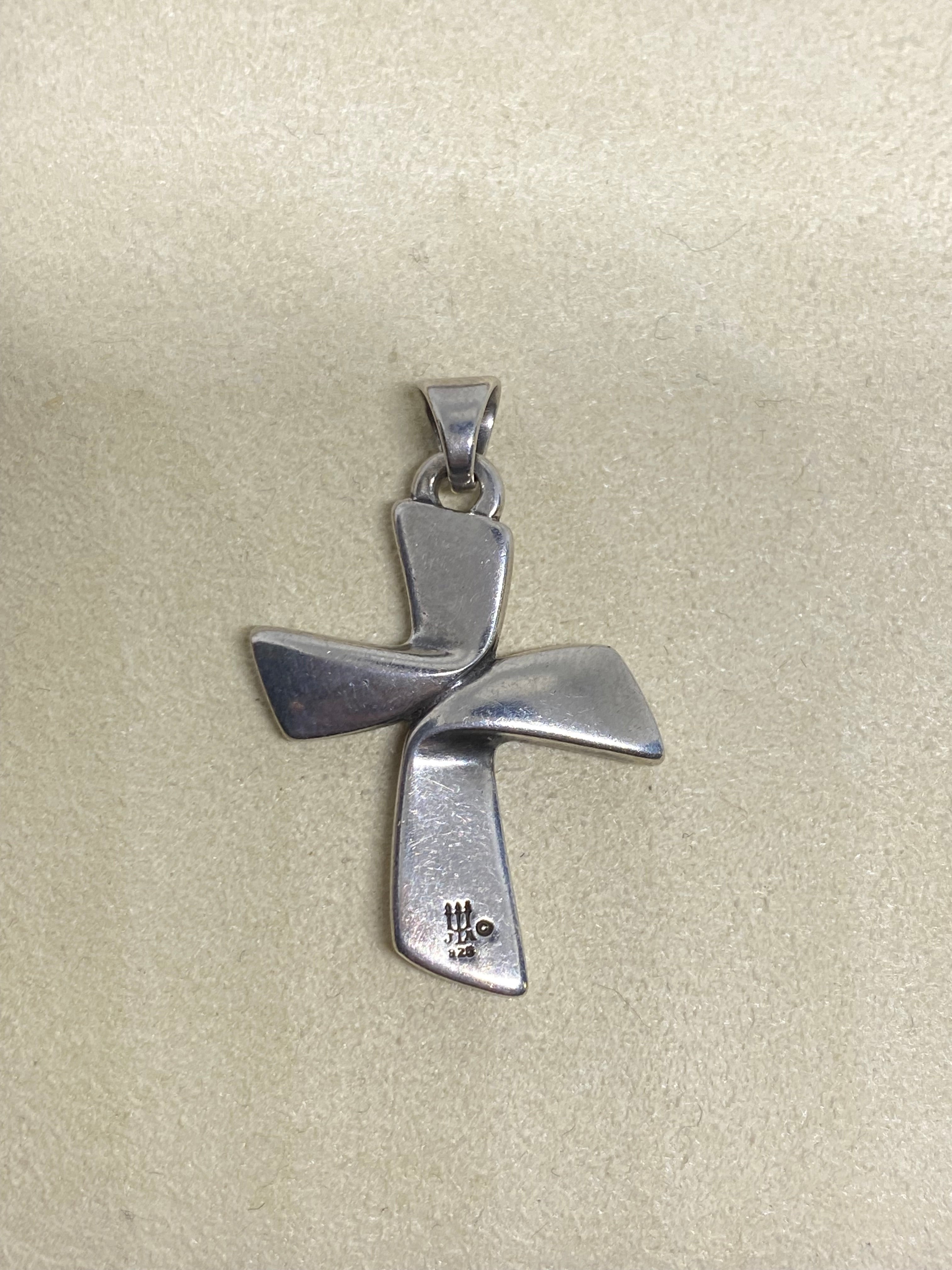 Hot James Avery Retired Pendant