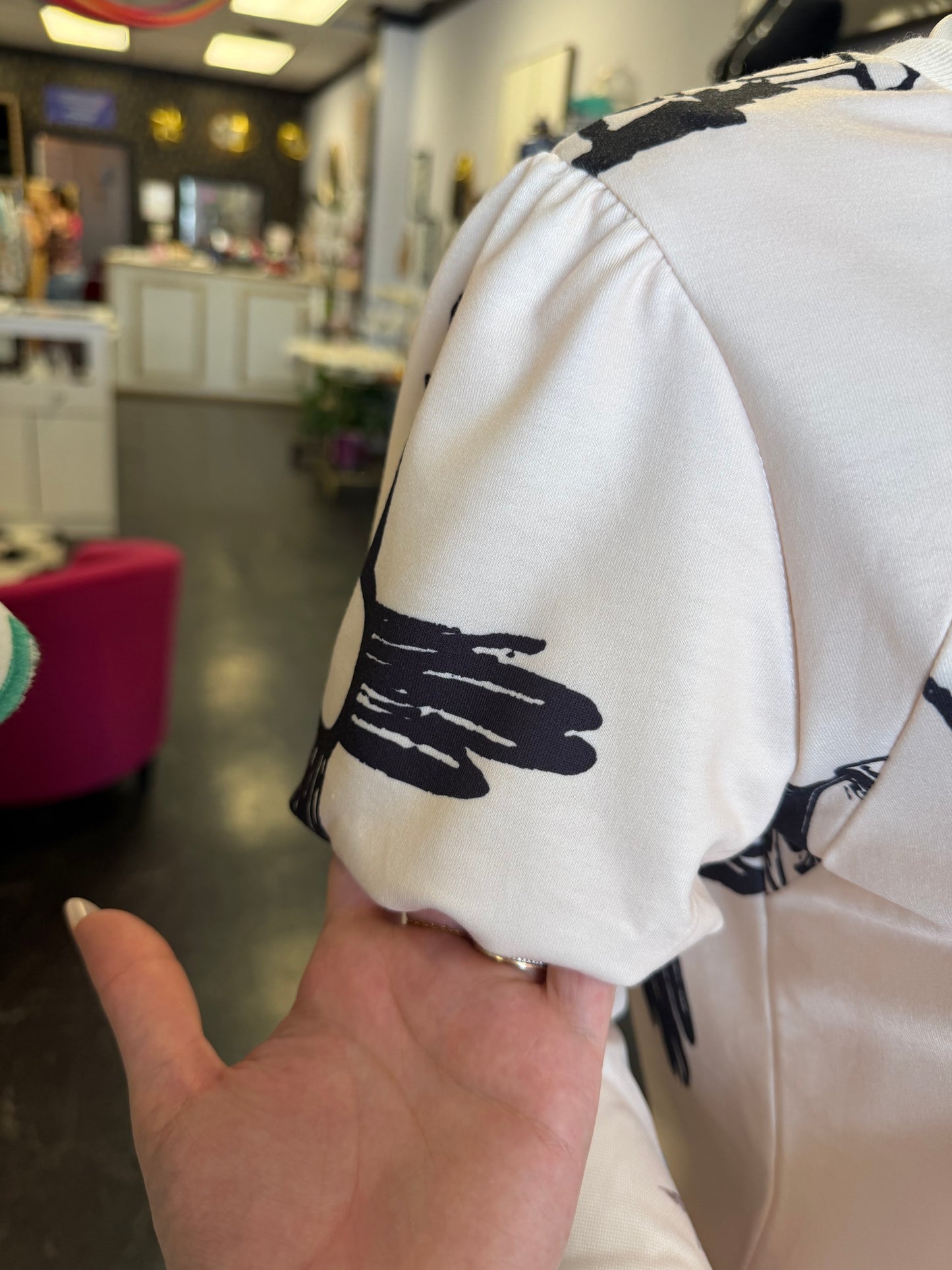 Puff Sleeve Crème Tee Shirt Western Vibes
