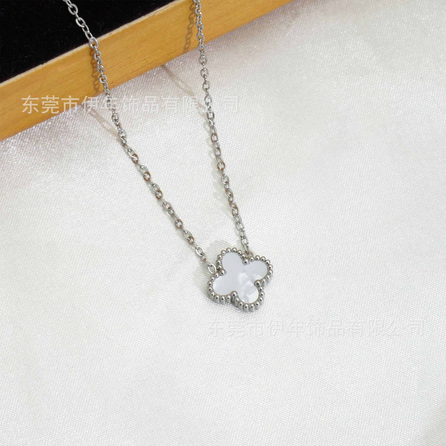 Clover Necklace Gold & Silver