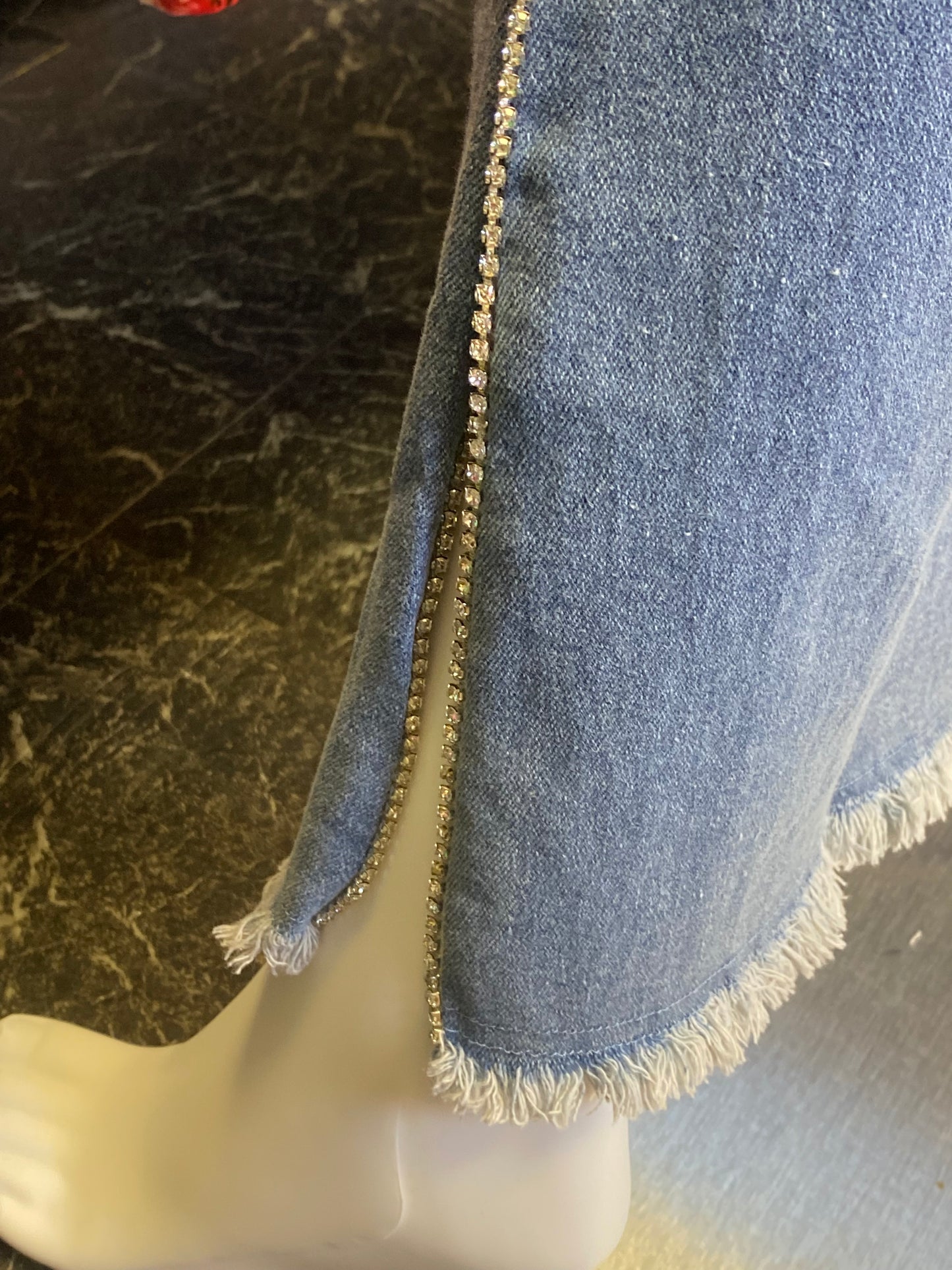 RHINESTONE TRIM SIDE SLIT STRETCH DENIM PANTS