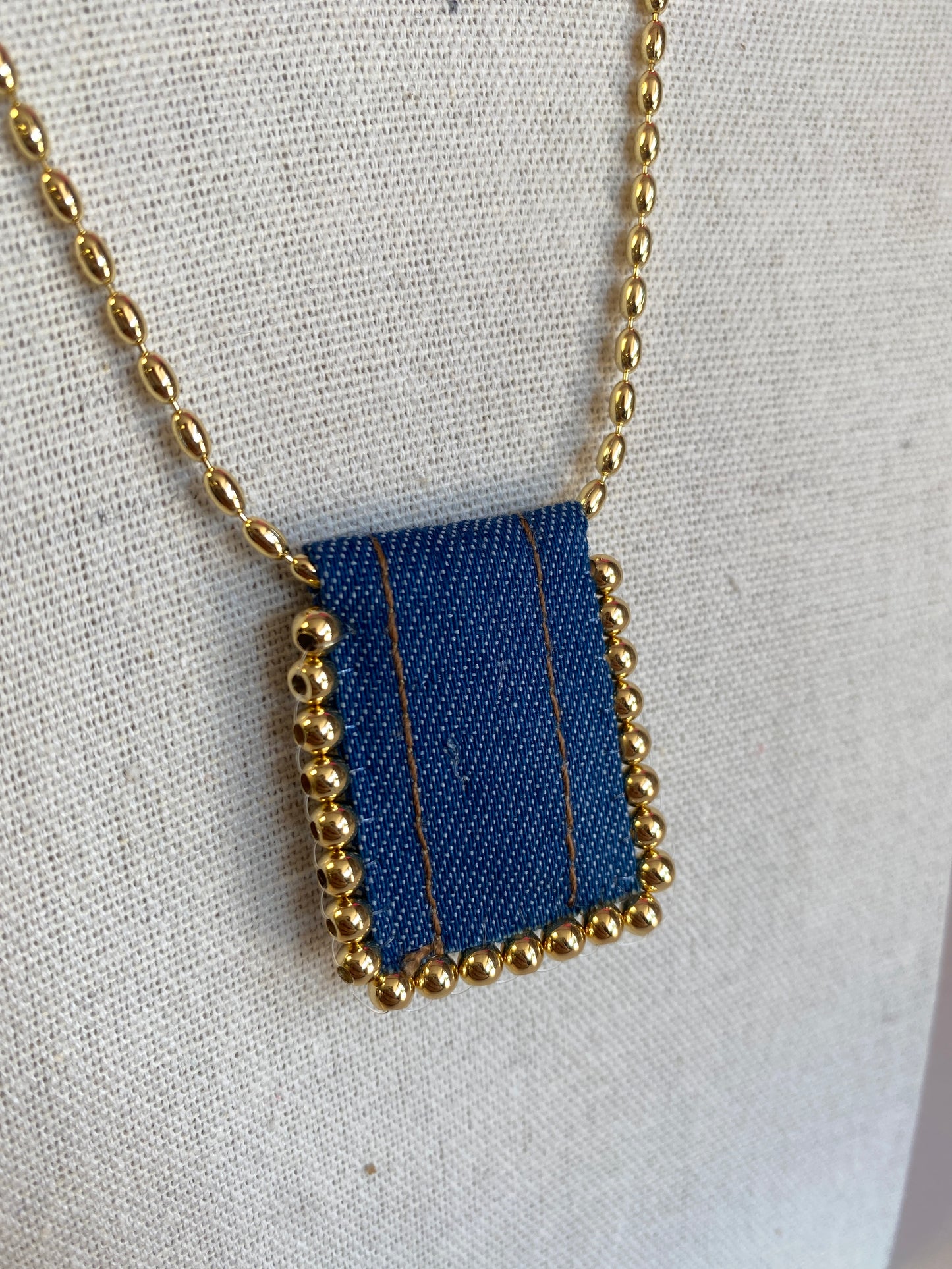 France Bleu Jean Mary Necklace