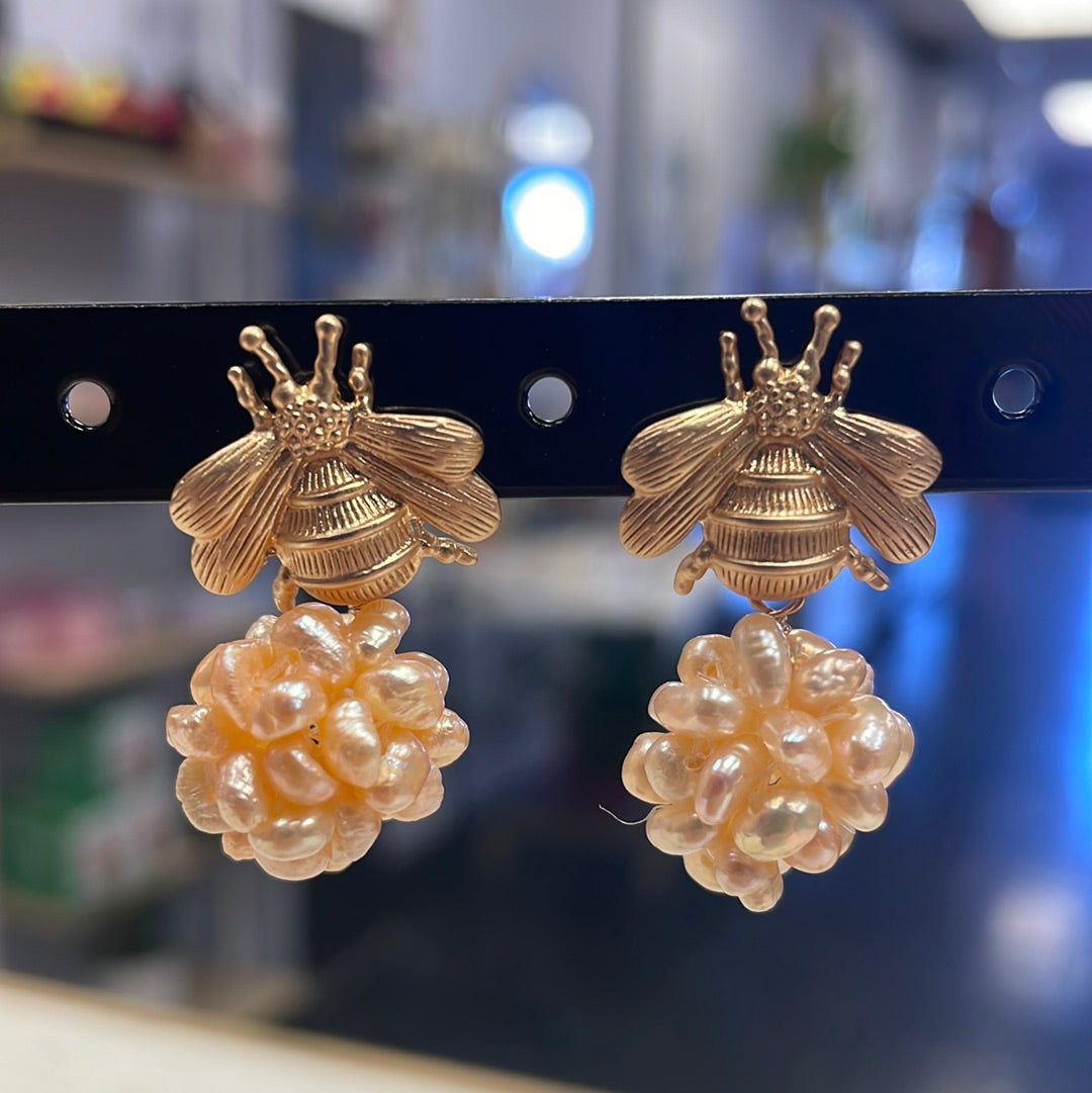 Honey bee imitation pearl earrings ￼