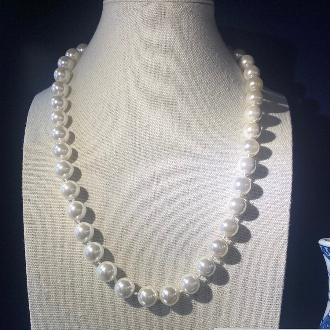 Susan Shaw Silver Hand Knotted 18” glass Pearl Necklace