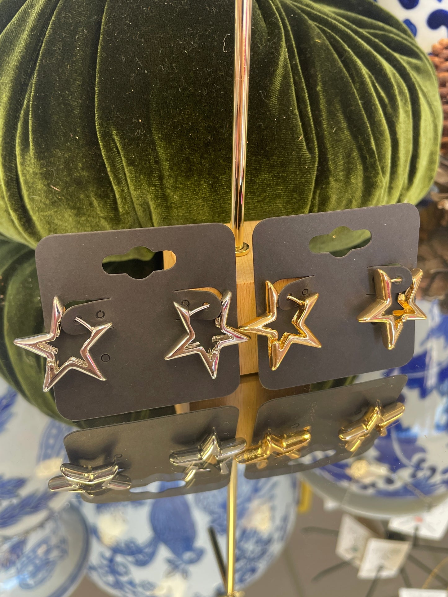 Star Pressure Hoop Earrings