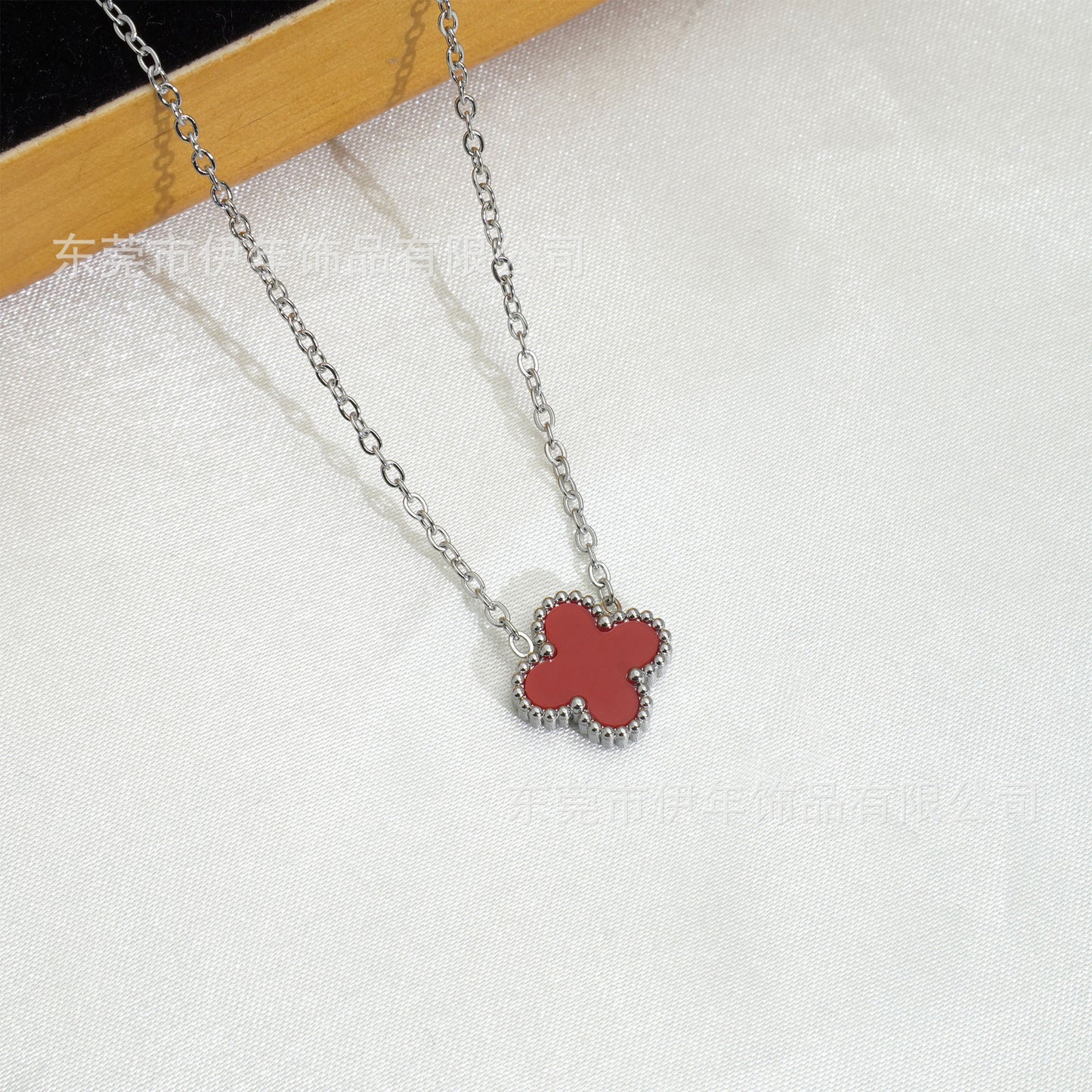 Clover Necklace Gold & Silver