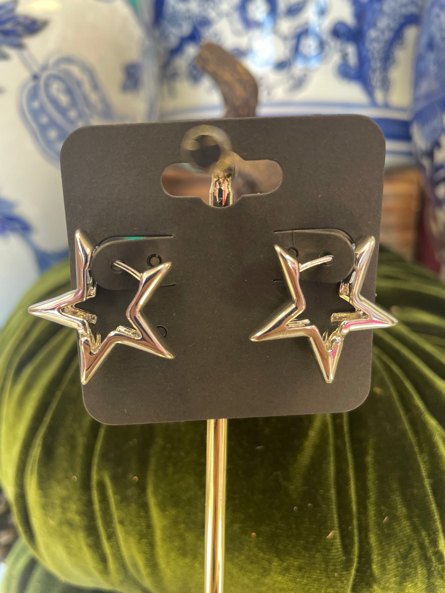 Star Pressure Hoop Earrings