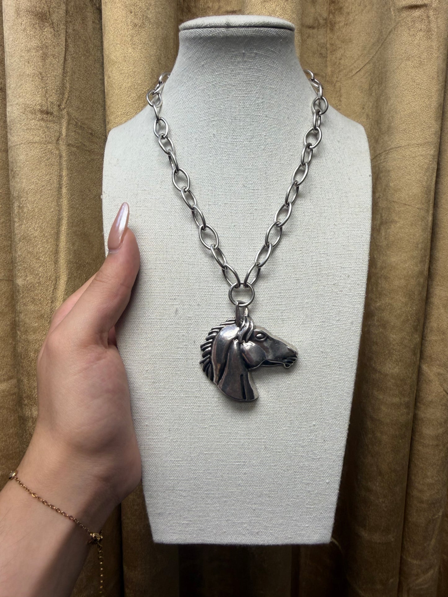 Mighty Horse Necklace silver