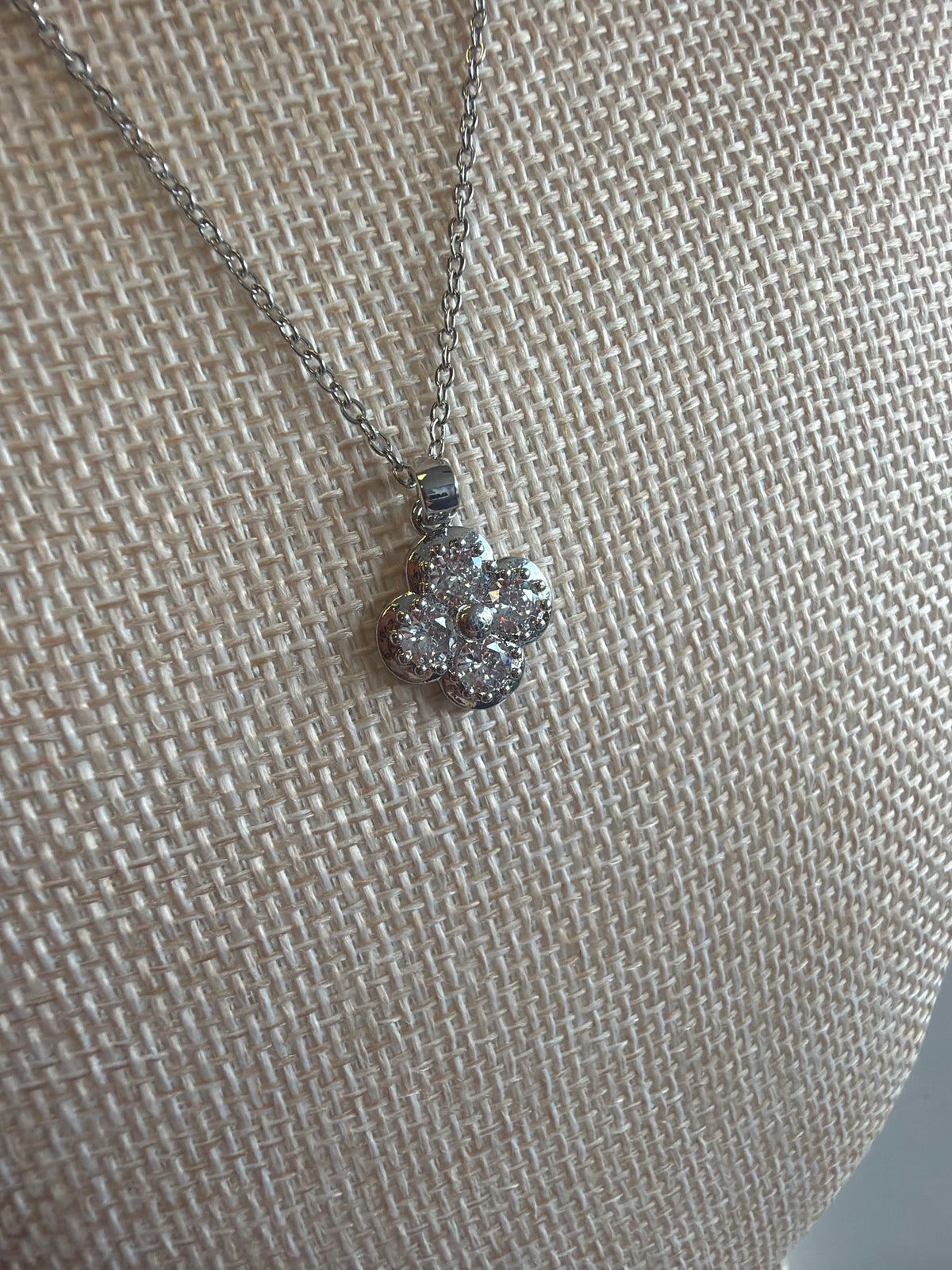 Fashion Gemstone Clover Necklace