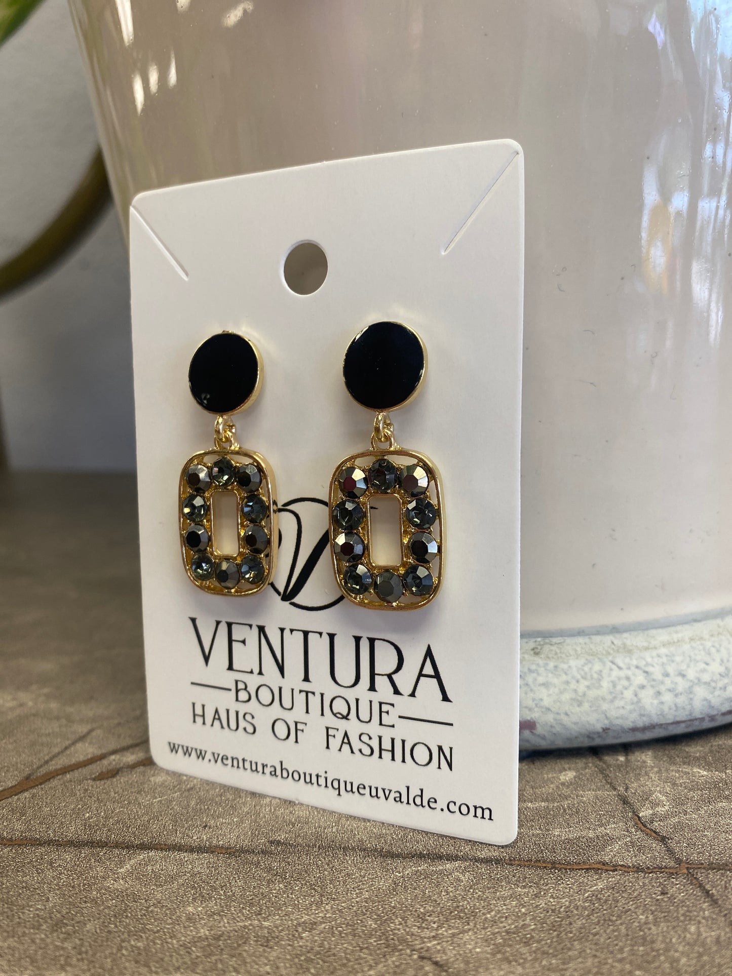 Post Sud Black Drop Earrings