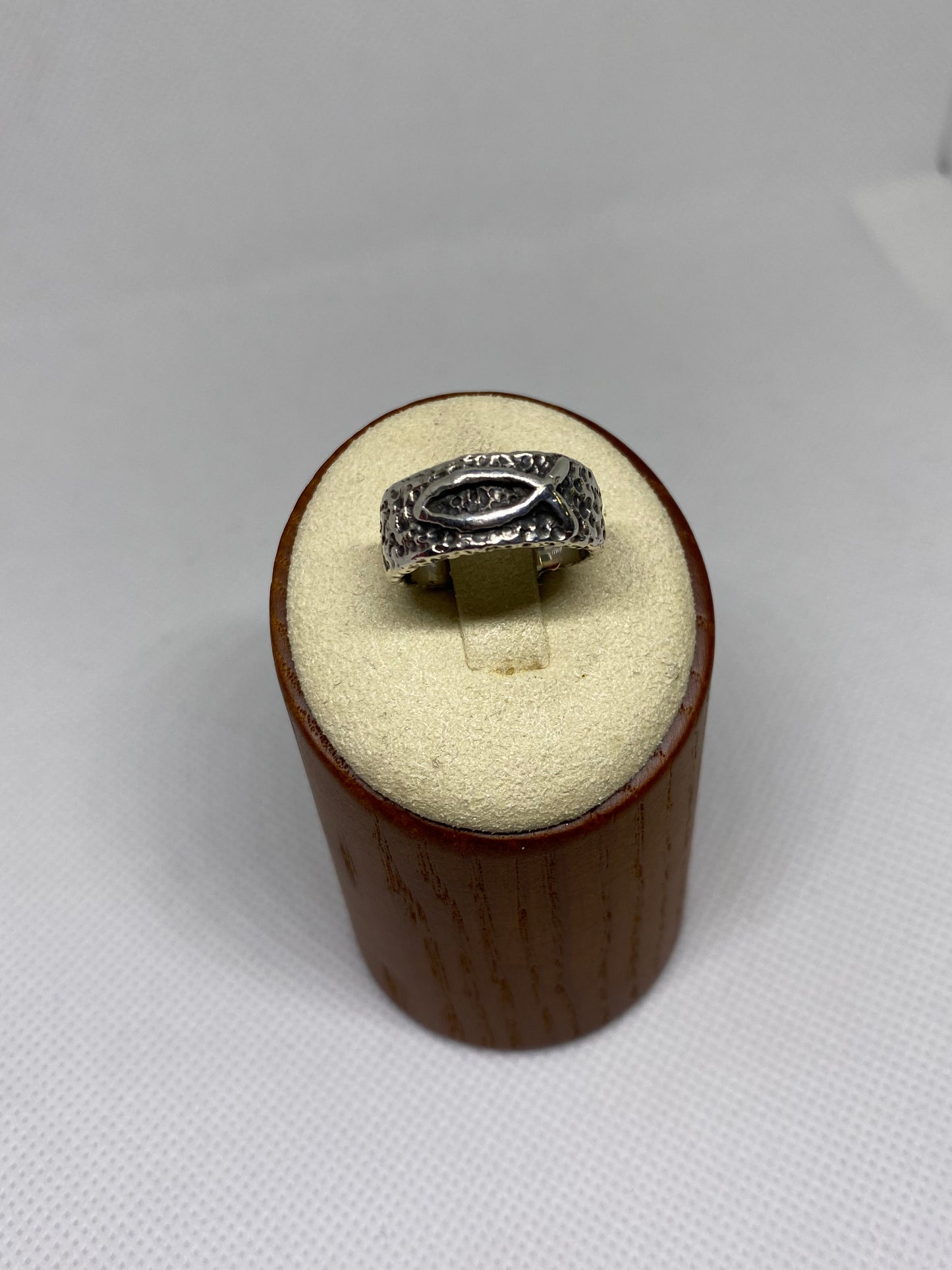 James Avery Retired Textured Ichthus Fish Ring Size 6