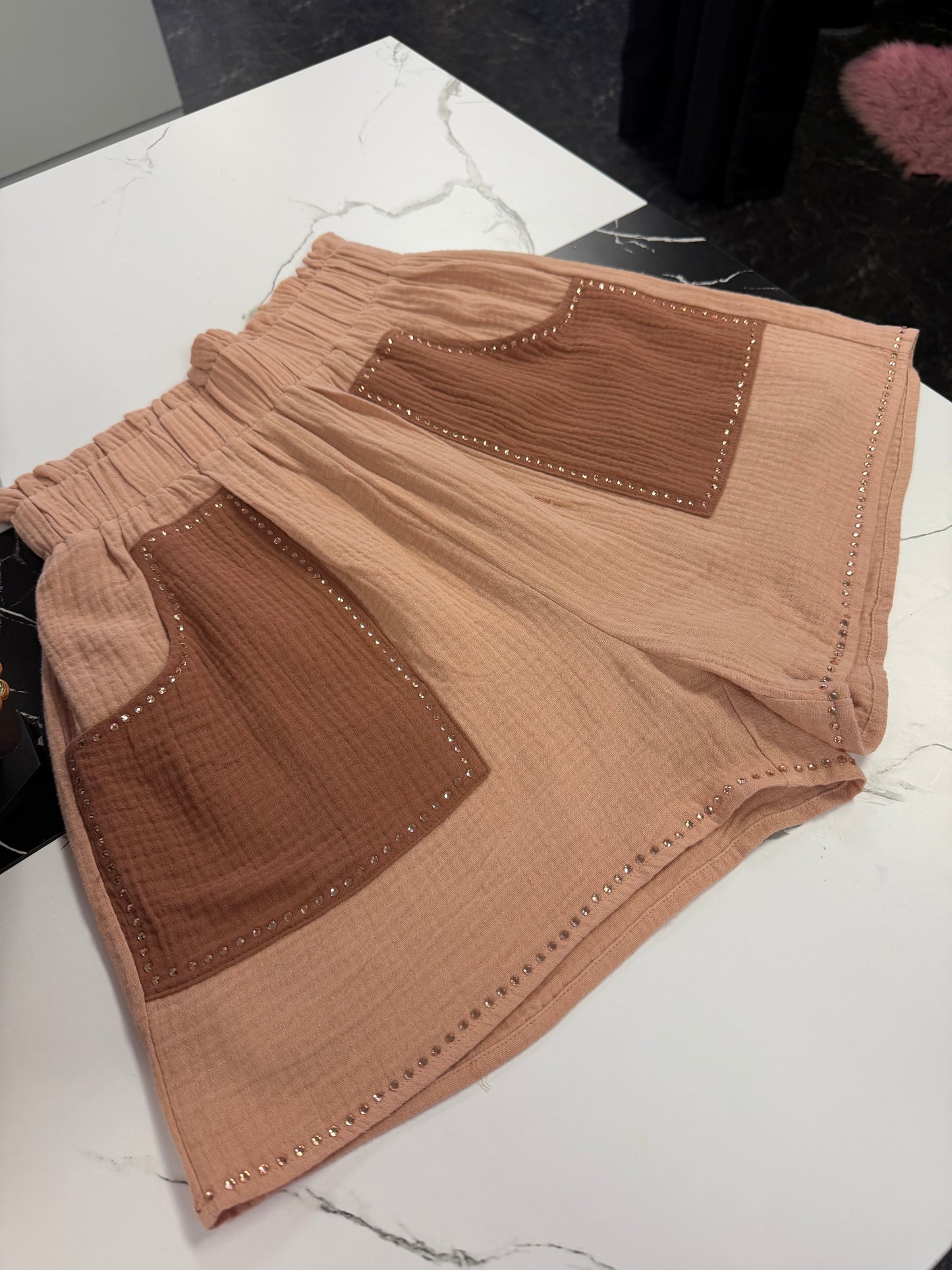 Elastic Shorts Stud Detail Color Block Shorts