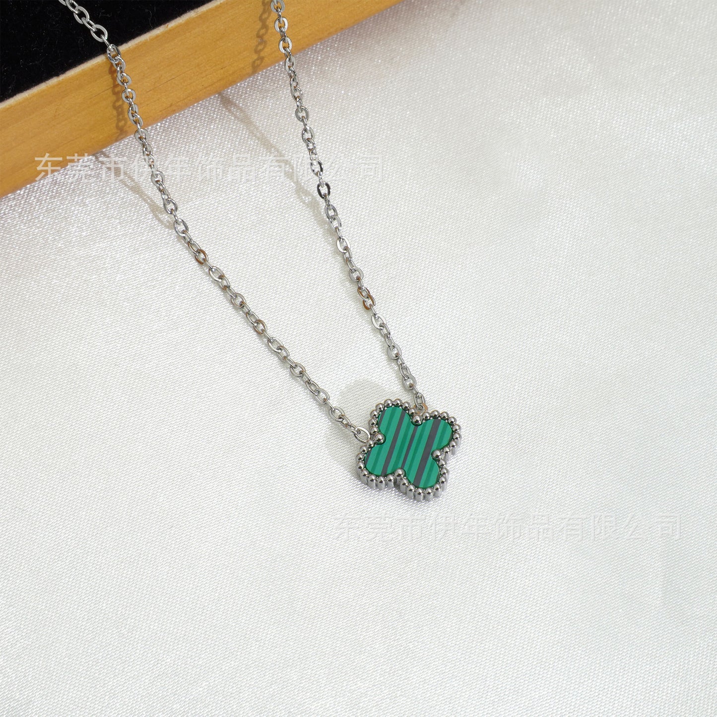 Clover Necklace Gold & Silver