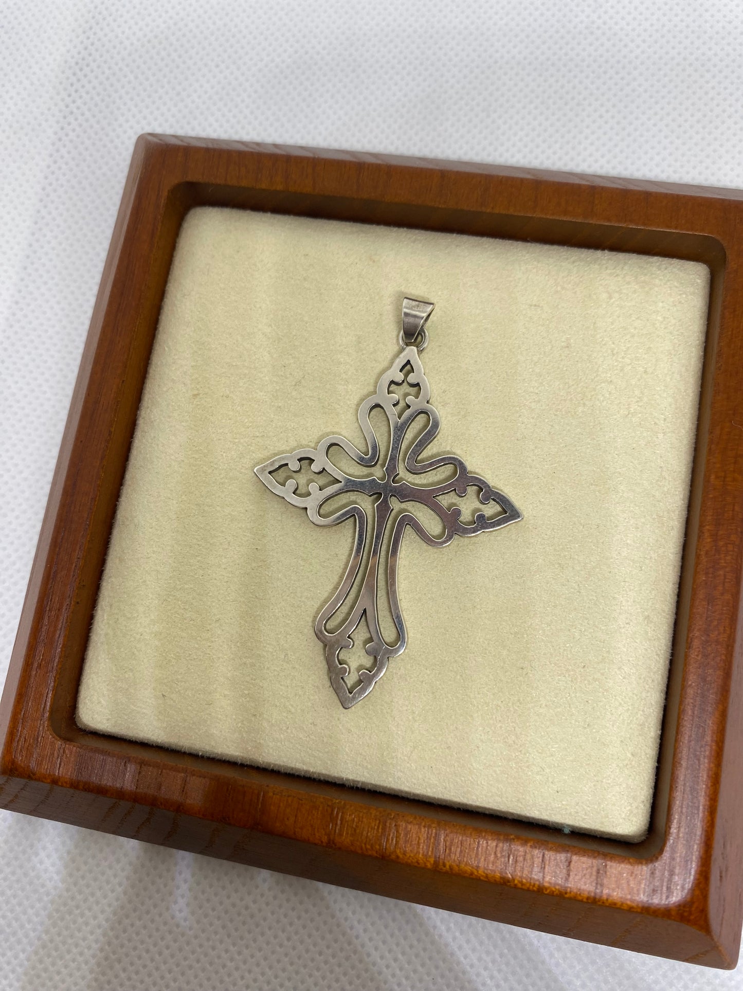 James Avery Retired St Cecilia Cross Large