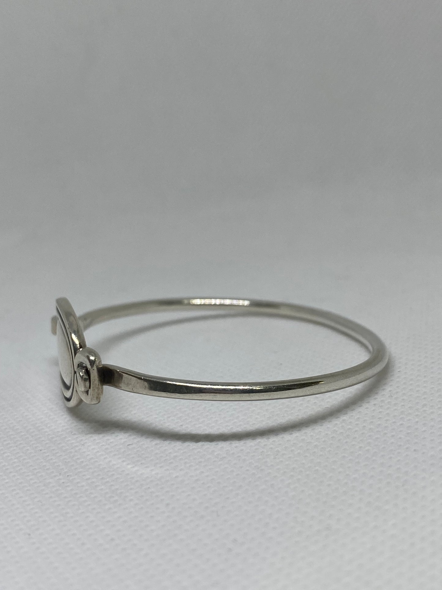 James Avery Retired Oval Hook-On Bracelet Size Medium