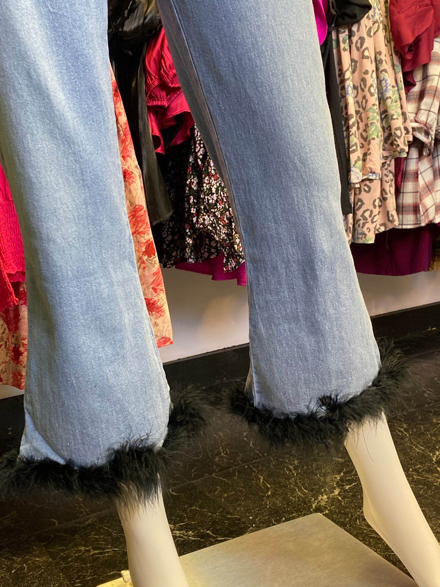 FUR DETAILED BELL LINE DENIM PANTS