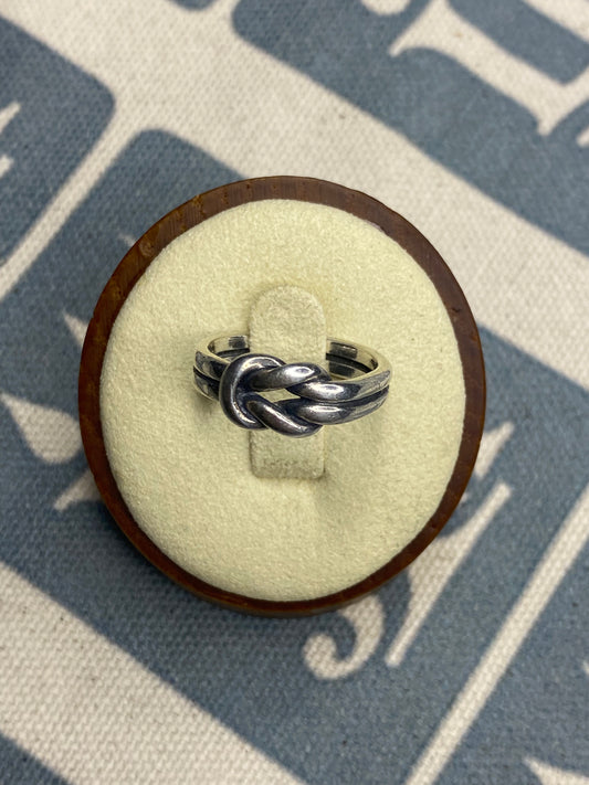 James Avery retired lovers knot ring